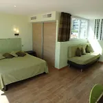 Veles Aparthotel Cannes