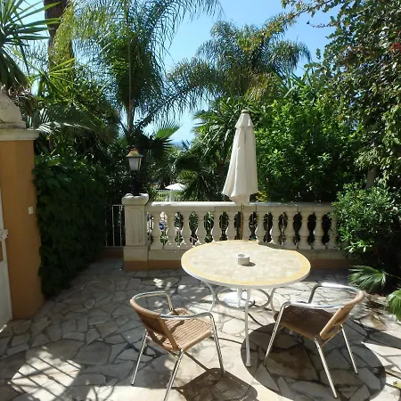 Veles 3* Канны