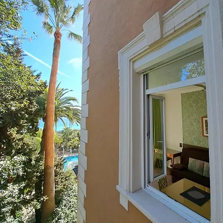 Апарт-отель Veles 4*