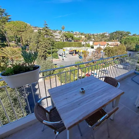 Hotel apartamentowy Veles
