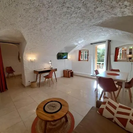 Hotel apartamentowy Veles