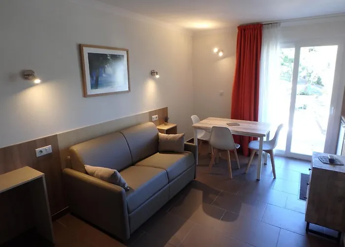 Veles Cannes