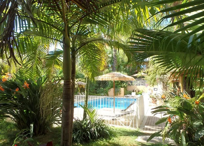 Aparthotel Veles 3*