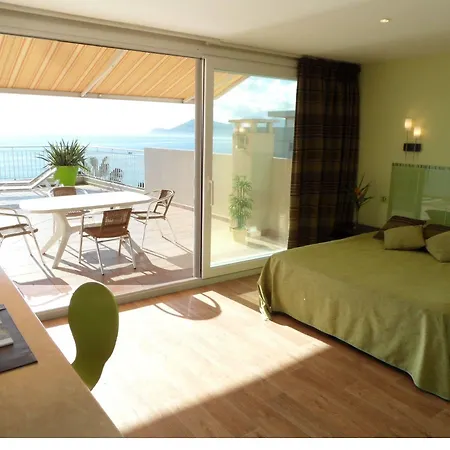 Veles Aparthotel Cannes