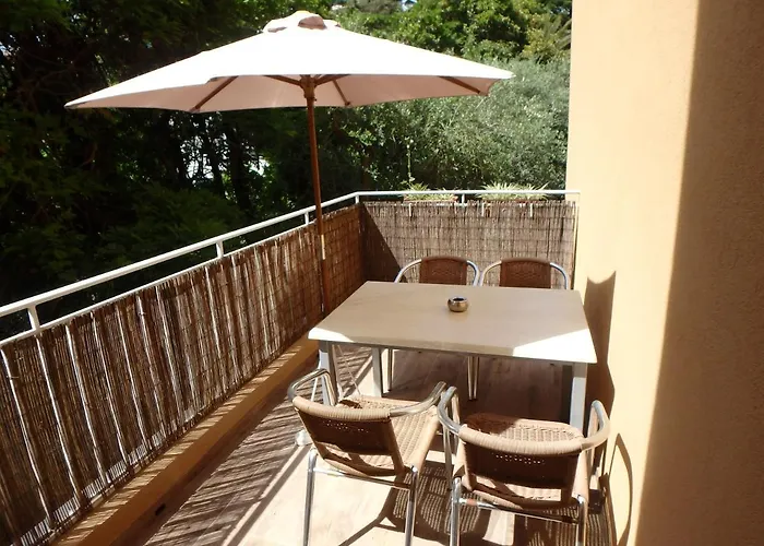 Veles 3* Cannes