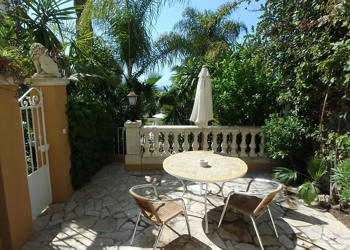 Veles 3* Cannes