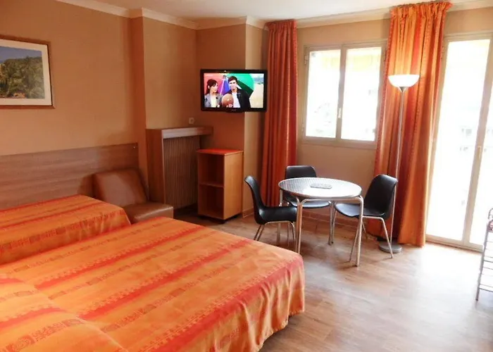 Veles Cannes