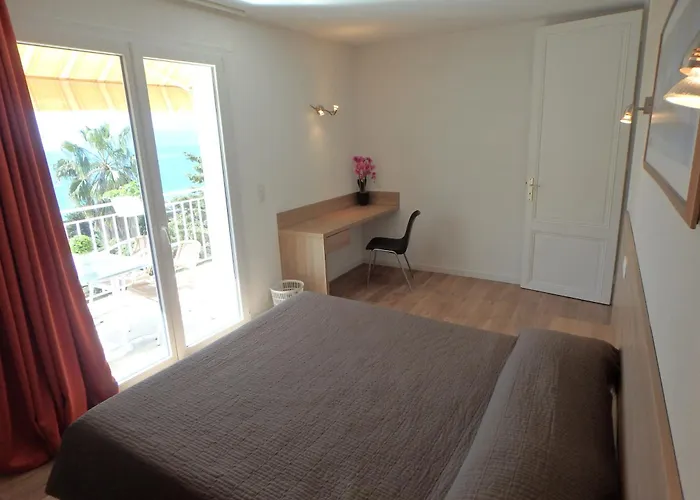 Veles 3* Cannes