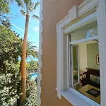 Ξενοδοχείο με διαμερίσματα Veles 3*