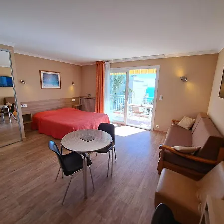Veles 3* Cannes