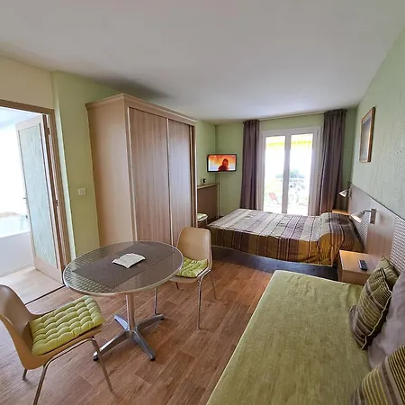 Veles Aparthotel Cannes