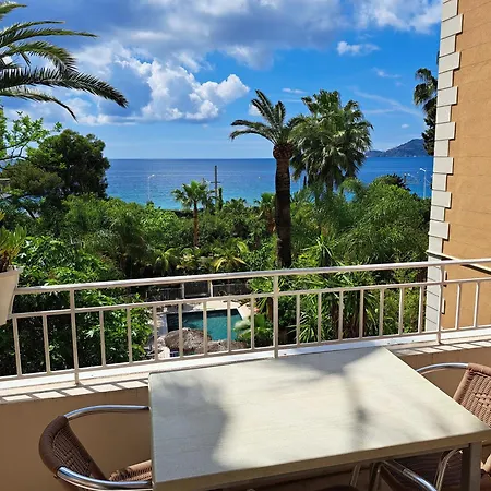 Veles 3* Cannes