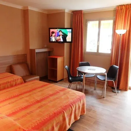 Veles Cannes